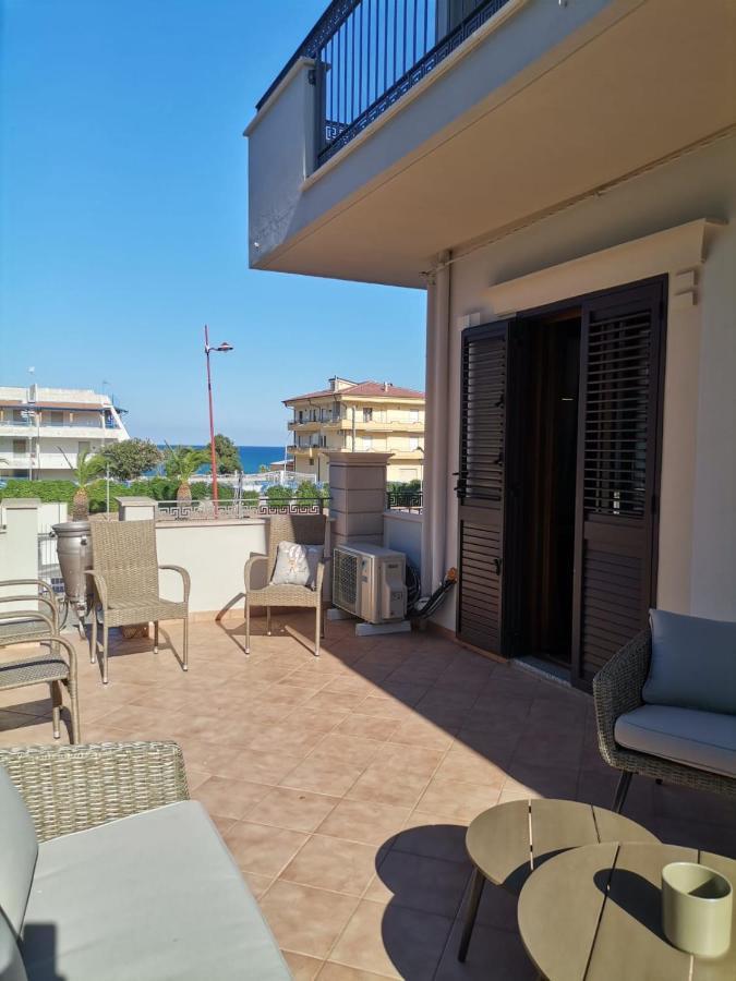Del Gaudio Guesthouse Torre Melissa Exteriör bild