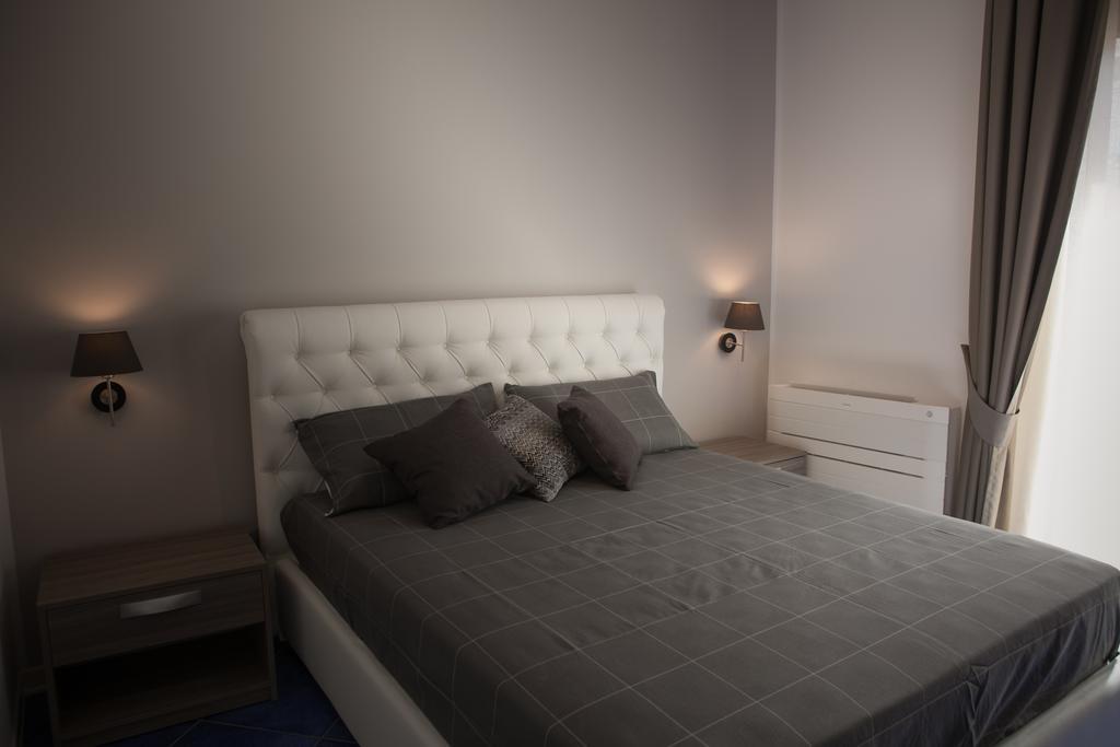 Del Gaudio Guesthouse Torre Melissa Exteriör bild